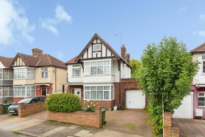 3 bed property, in Kenton Park Road, £875,000