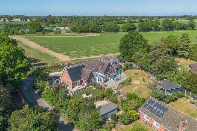 7 bed property, in A Wonderfully Flexible Home in Postwick, £899,000