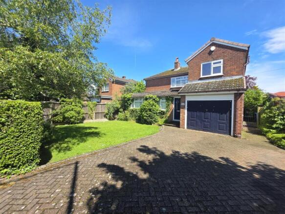 3 bed property, in Outwood Road, £450,000