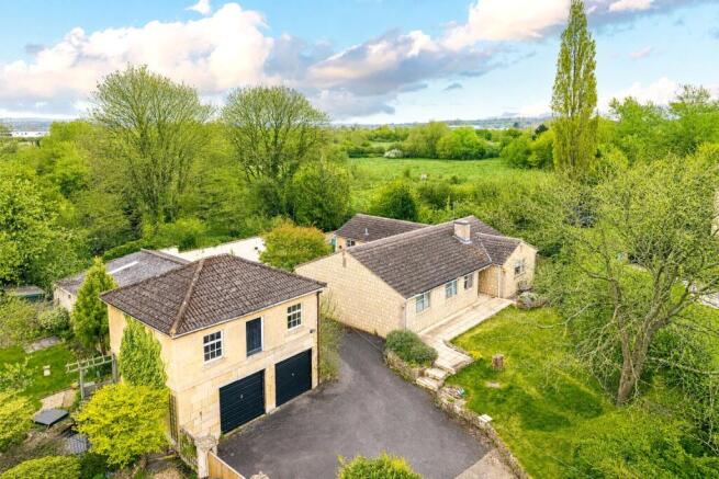4 bed property, in The Spa, £650,000