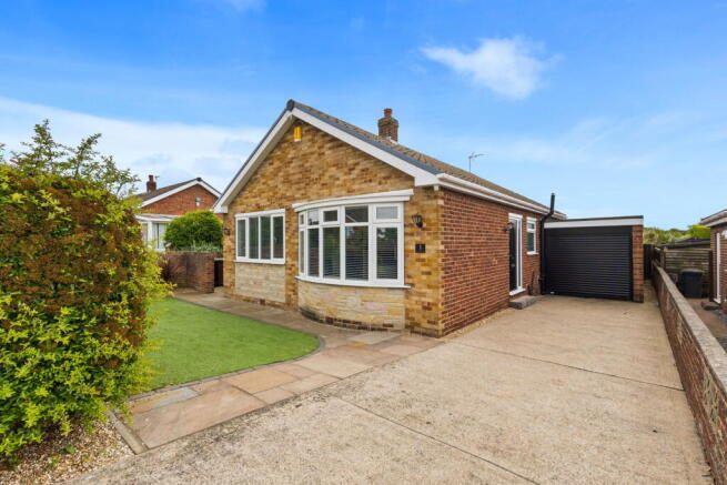 2 bed property, in Primrose Dene, £325,000