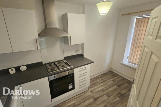 2 bed property, in East Road, £95,000