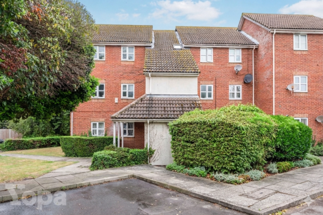 1 bed property, in Eton Way, £175,000