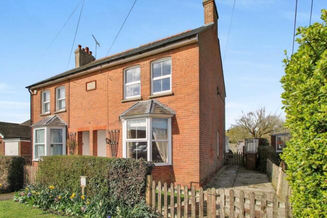 2 bed property, in Front Road, £395,000