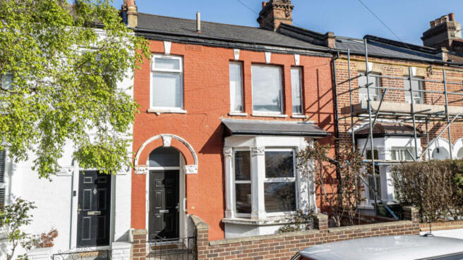 3 bed property, in Ferrers Road, £800,000