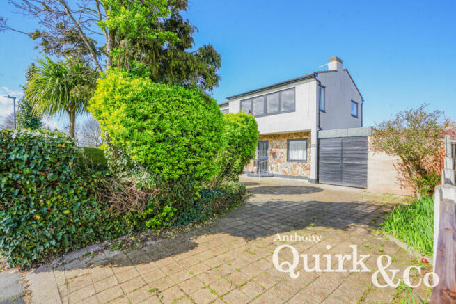 3 bed property, in Eastern Esplanade, £500,000