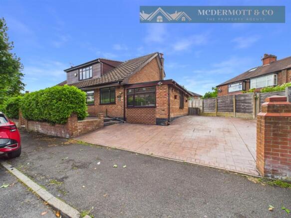 5 bed property, in Windsor Road, £495,000