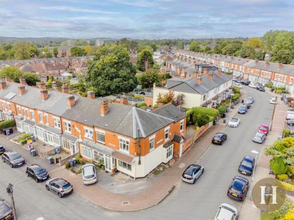 3 bed property, in Earls Court Road, £399,950