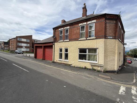 4 bed property, in 60 Wood Street, £175,000
