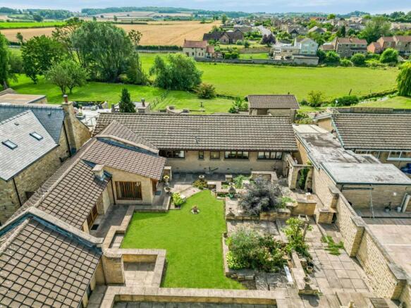 4 bed property, in Wentdale, £650,000