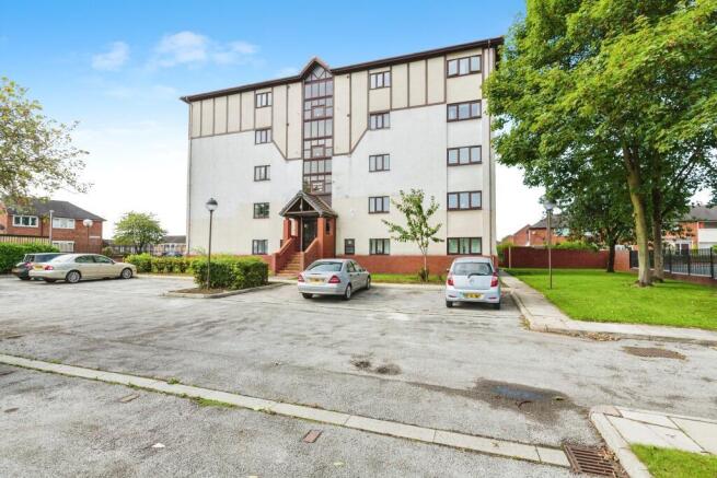 1 bed property, in Flat 4, £10,000