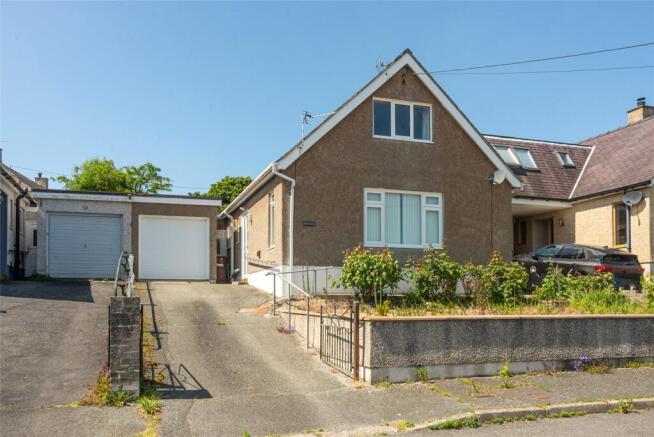 4 bed property, in Llanrug, £249,950