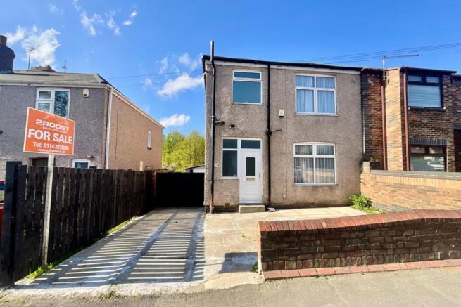 3 bed property, in Stradbroke Road, £210,000