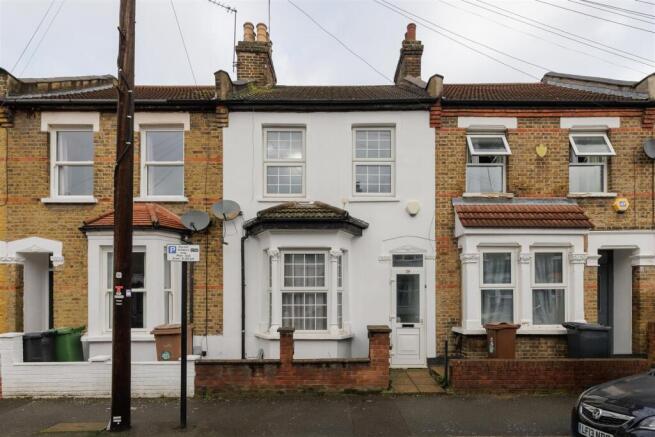 2 bed property, in Southwell Grove Road, £600,000