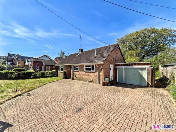 4 bed property, in Werneth, £500,000