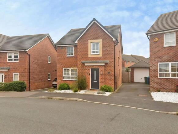 3 bed property, in Taurus Close, £300,000