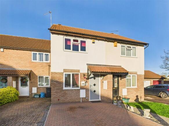 2 bed property, in Calspick Way, £230,000