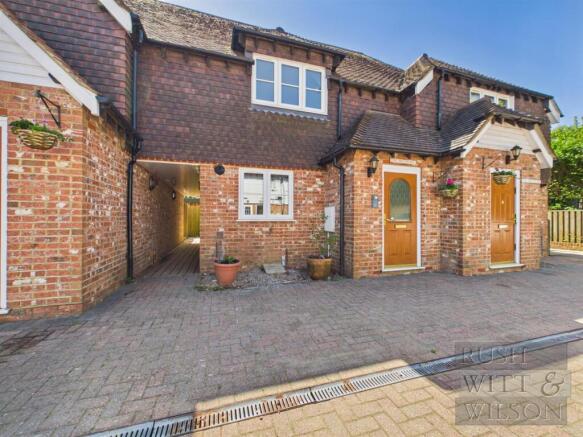 3 bed property, in Udimore Road, £365,000