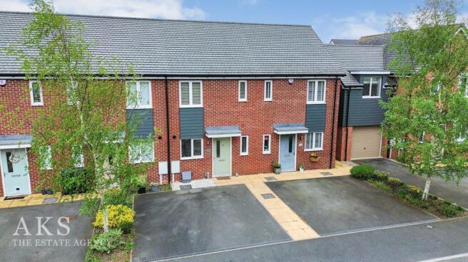 2 bed property, in Arnfield Drive, £200,000