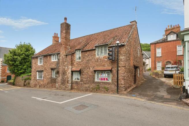 2 bed property, in Church Street, £325,000