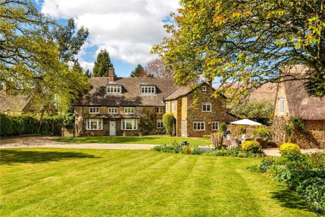 5 bed property, in Overthorpe, £1,475,000