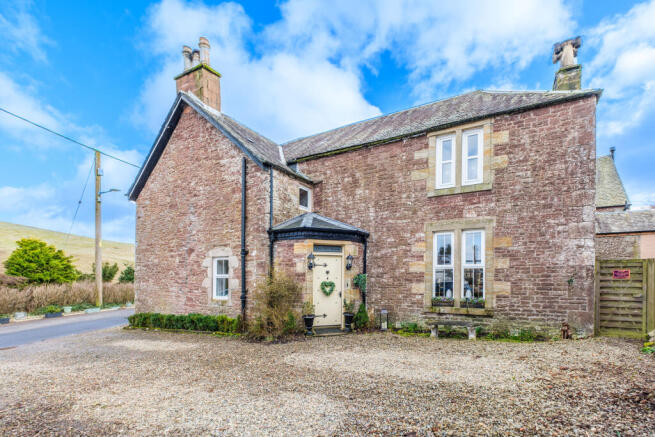 4 bed property, in The Old Manse Roberton, £425,000