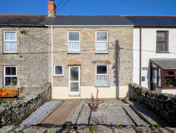 3 bed property, in Boscaswell Terrace, £220,000