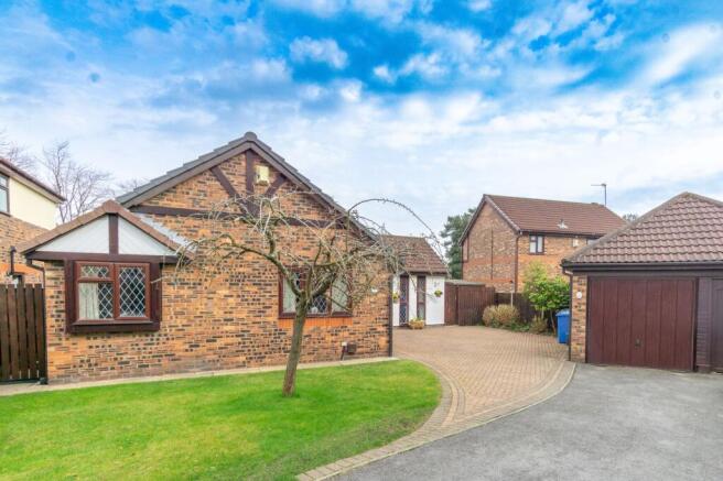 4 bed property, in Ward Close, £399,000