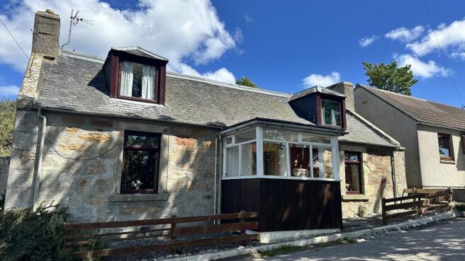 3 bed property, in Castle Street, £200,000