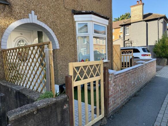 4 bed property, in Green Road, £960,000