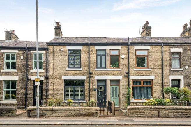 3 bed property, in Turton Road, £270,000