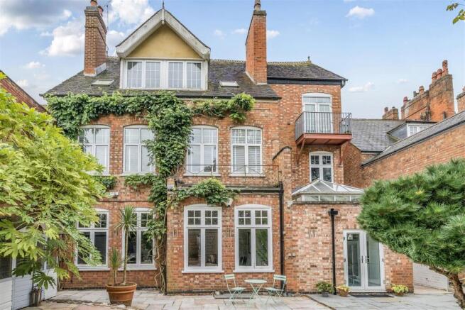 6 bed property, in Elsee Road, £900,000