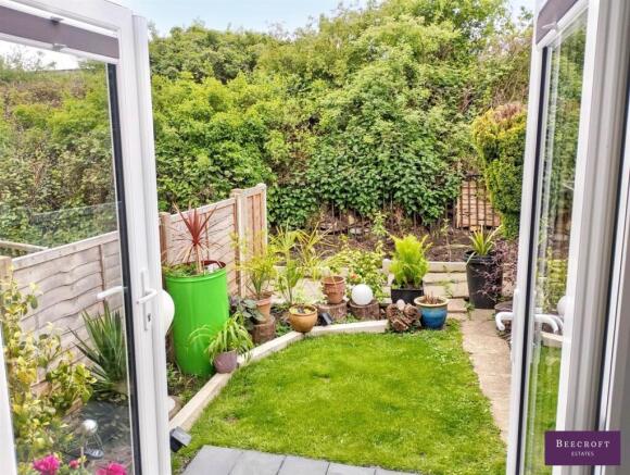 1 bed property, in Mona Street, £108,000