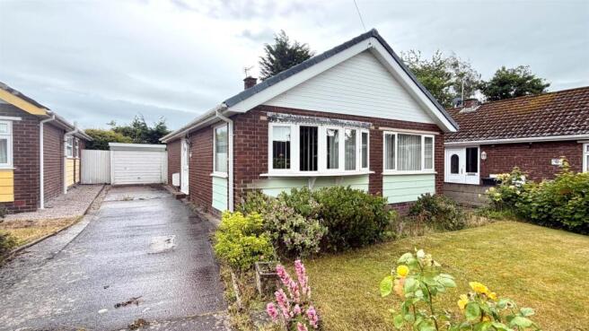 2 bed property, in Nant Y Glyn, £210,000