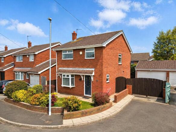 4 bed property, in Sherwood Grove, £335,000