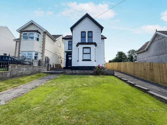 5 bed property, in Gorseinon Road, £450,000