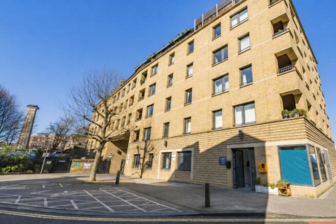 1 bed property, in Peabody Avenue, £280,000