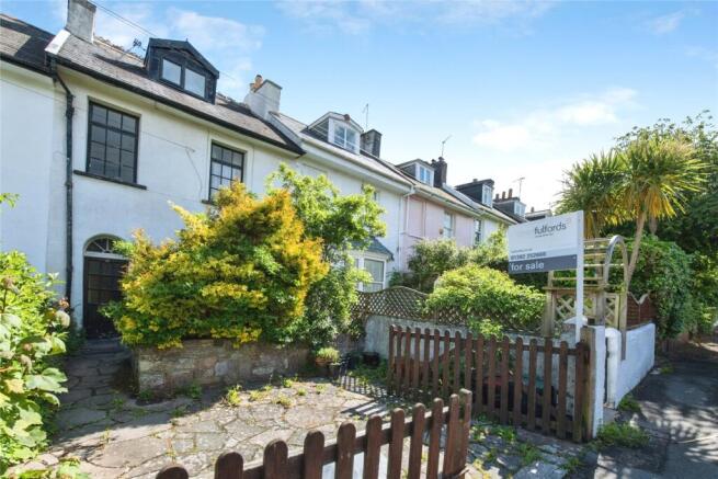 3 bed property, in Albion Place, £200,000