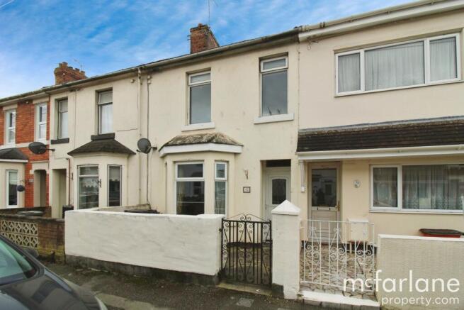 2 bed property, in Rose Street, £200,000