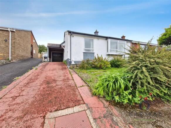 2 bed property, in Templars Way, £180,000