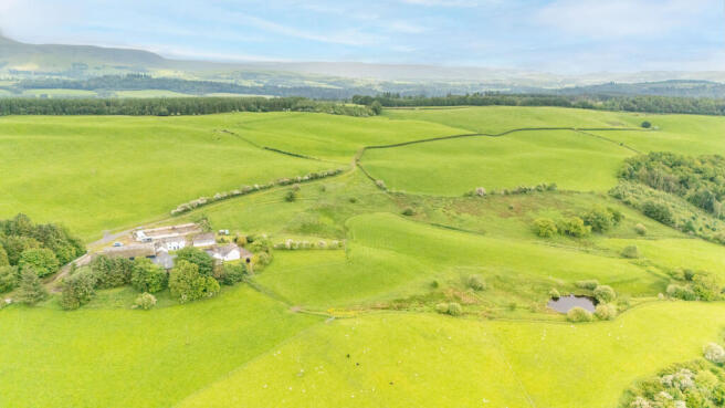 5 bed property, in Thornhill, £750,000