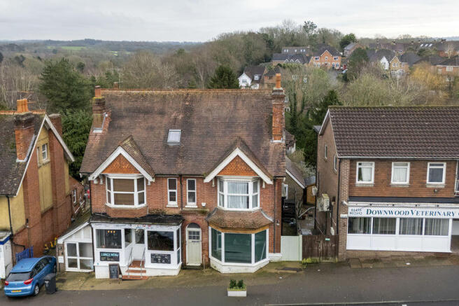 4 bed property, in High Street, £325,000