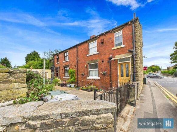 2 bed property, in Bradford Road, £130,000