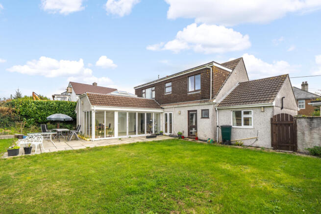 3 bed property, in Bowden Hill, £550,000