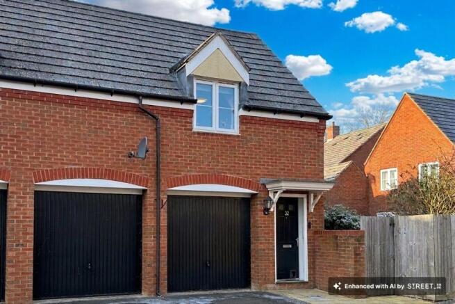 2 bed property, in Turner Drive, £350,000