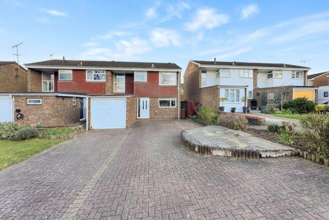 3 bed property, in Thrale Way, £350,000