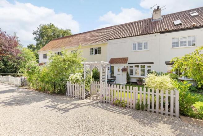 2 bed property, in Pump Alley, £250,000