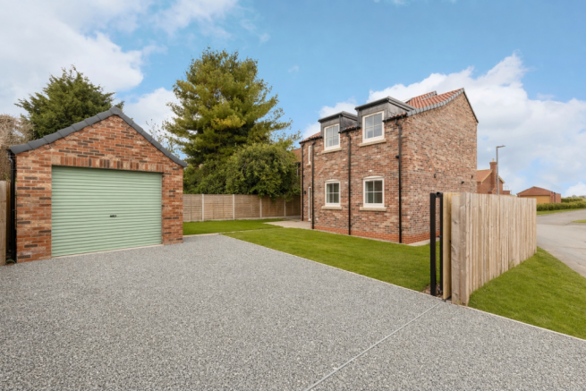 4 bed property, in North Street, £425,000