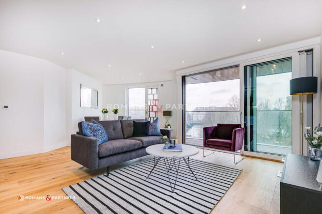 2 bed property, in Palace View, £1,098,000