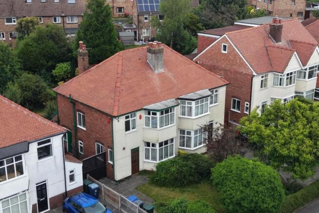 3 bed property, in County Road, £250,000